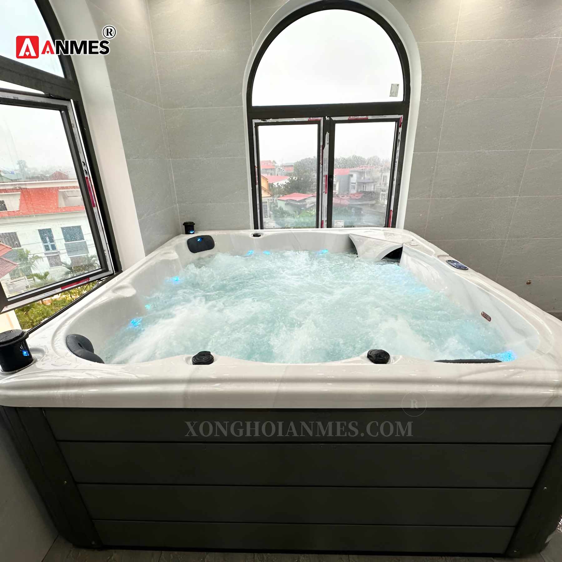 Lắp đặt bể sục jacuzzi nhập khẩu tại sân golf