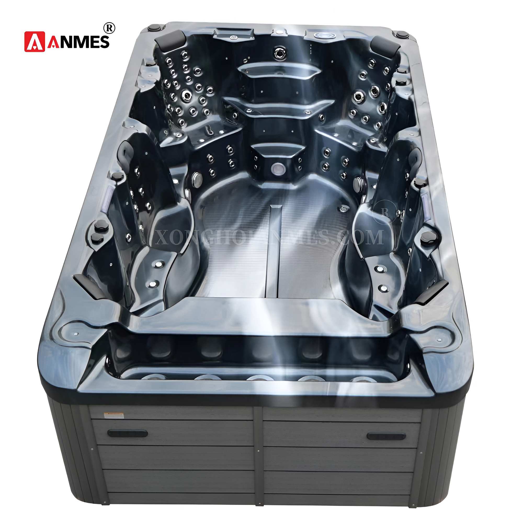 Bể bơi sục jacuzzi Swim Helios sở hữu hệ thống sục massage thông minh