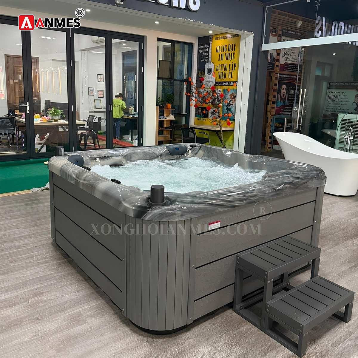 Đầu tư bể sục jacuzzi tại sân golf
