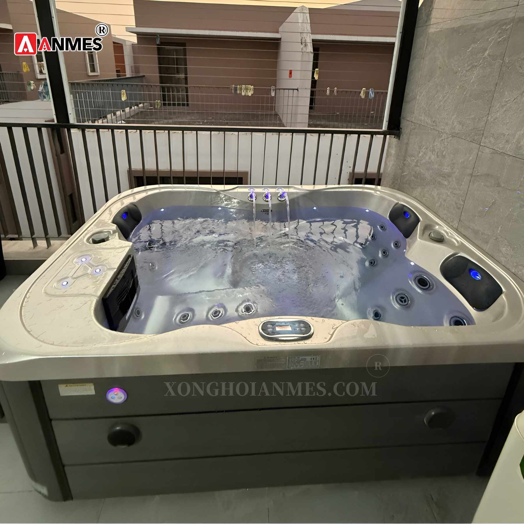 Bể sục jacuzzi nhập khẩu 2 ngư