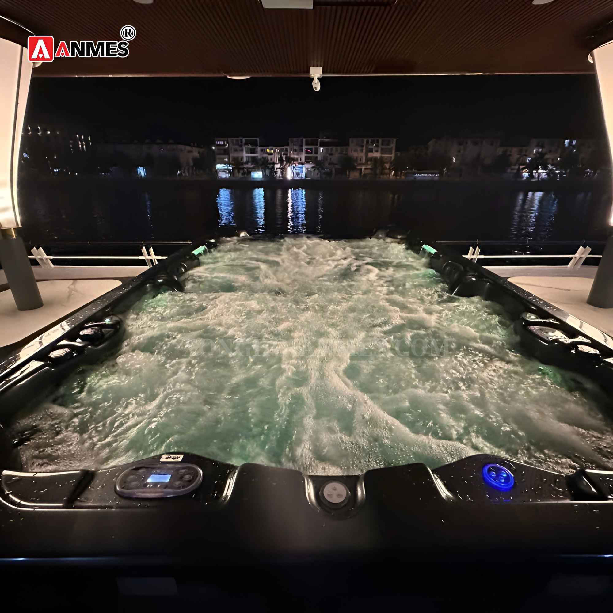 Vỏ bể bơi sục jacuzzi có kết cấu bền vững