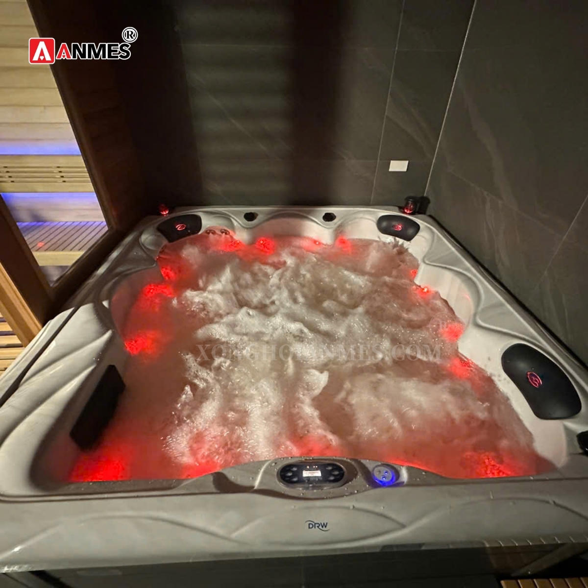 Lắp đặt bể sục jacuzzi nhập khẩu Spa Neva tại Hải Phòng