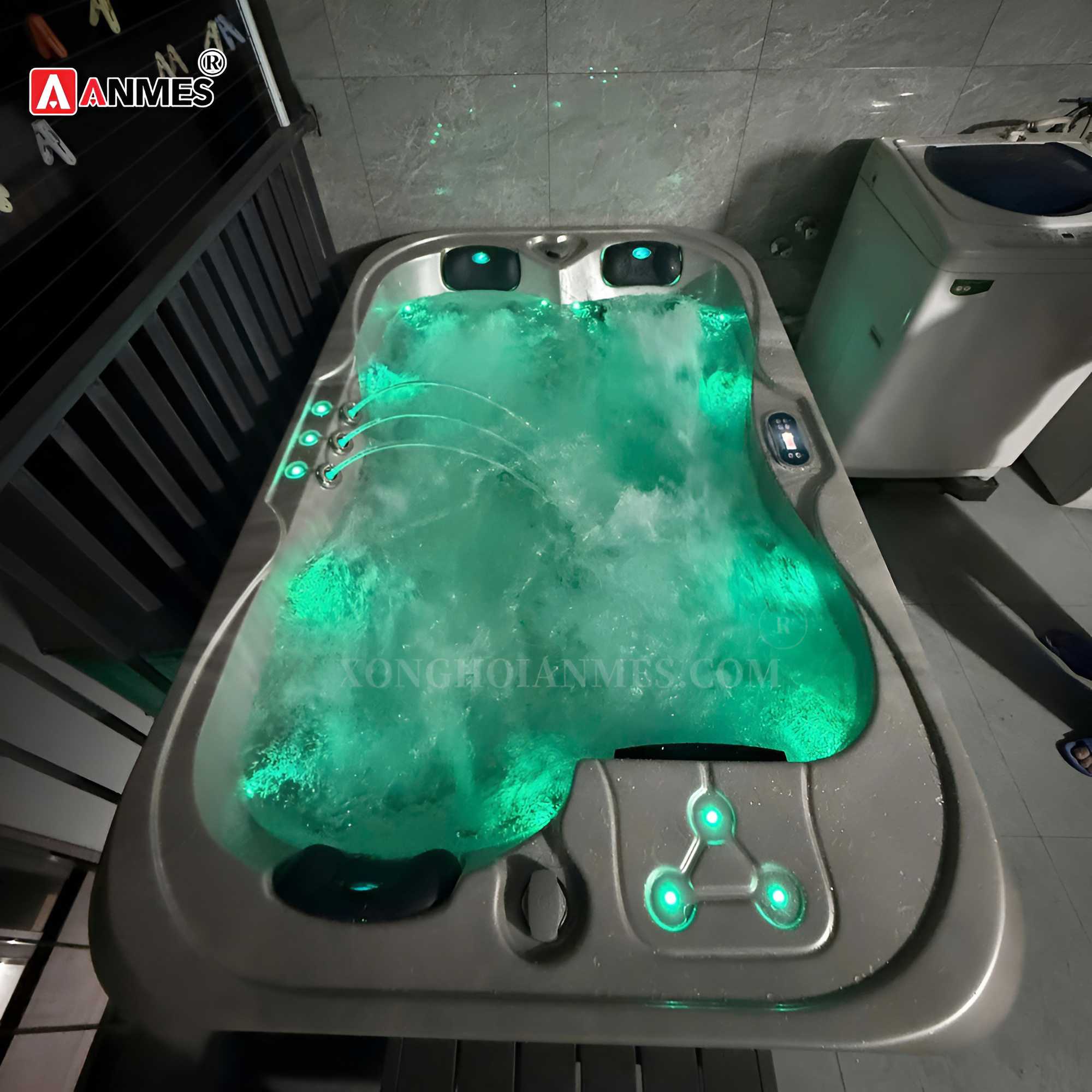 Bể sục jacuzzi nhập khẩu cỡ nhỏ cho 2–3 người