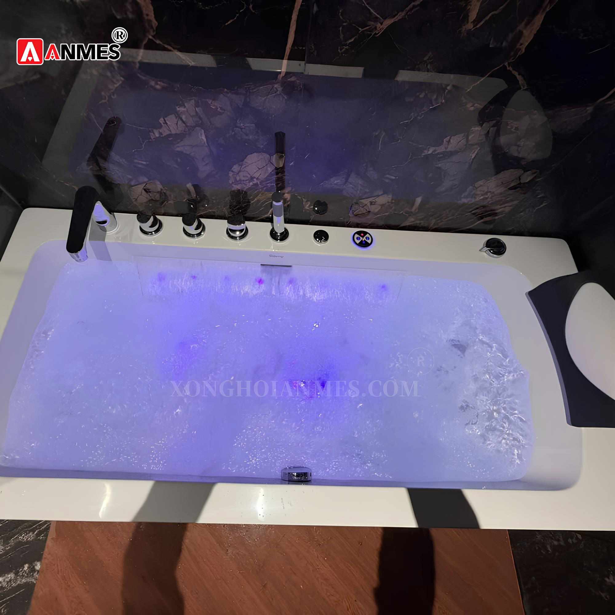 Anmes JSC - Tổng kho cung cấp, lắp đặt bồn tắm massage Gemy G9260 chính hãng, giá tốt