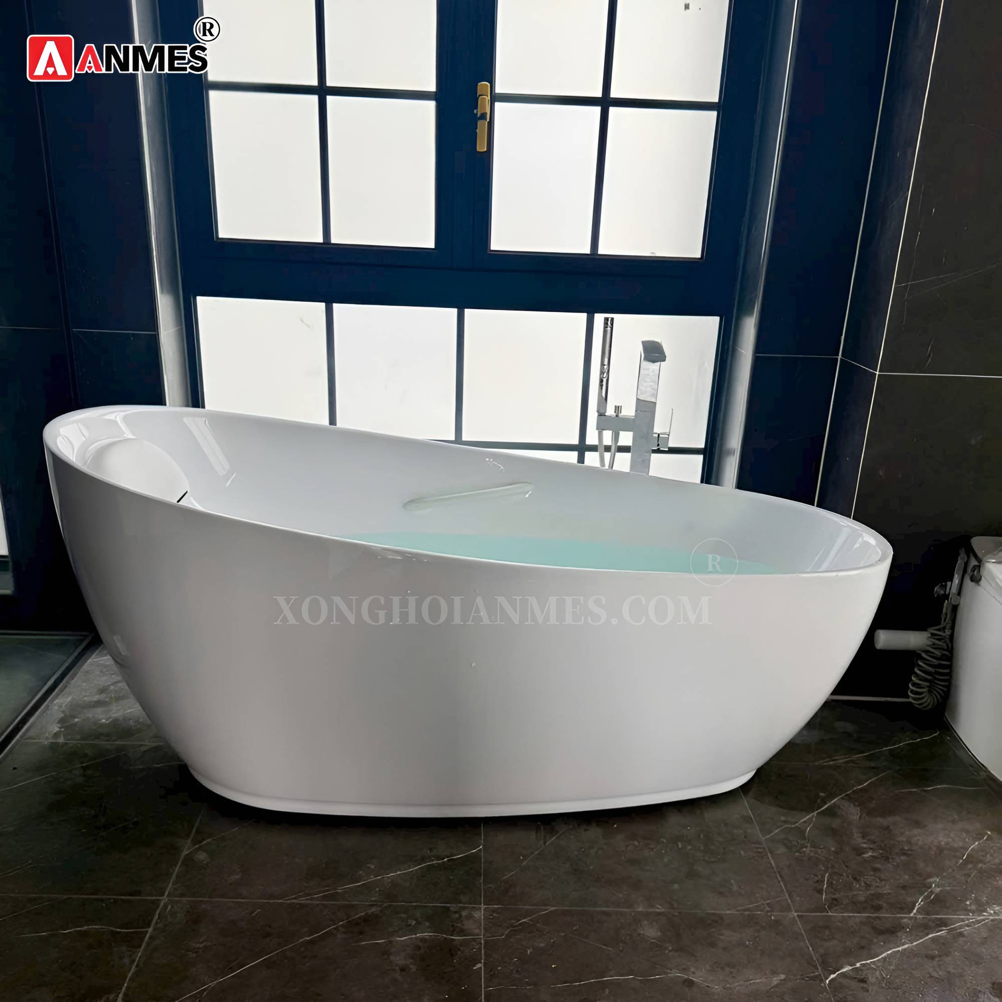 Bồn tắm massage Livorno