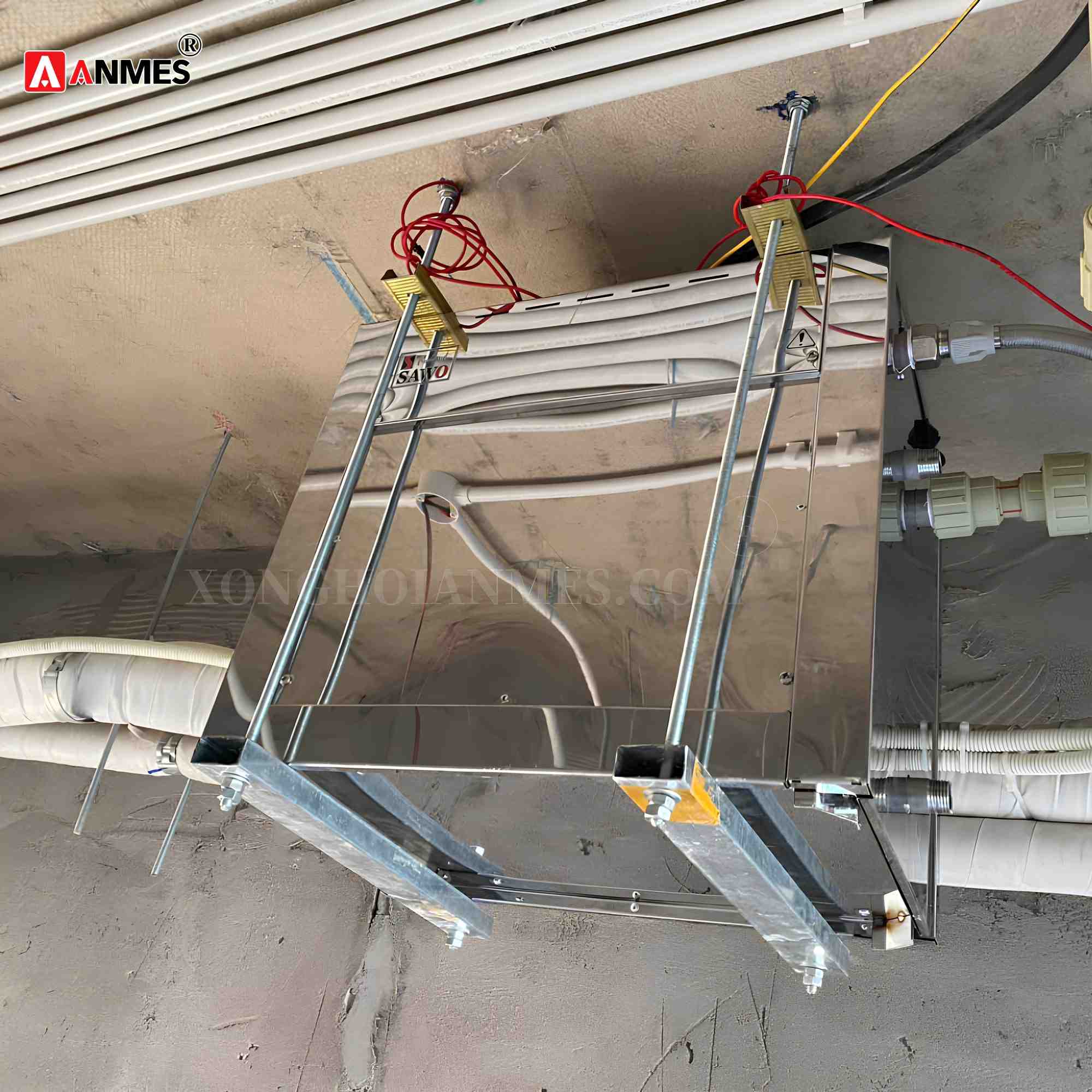 Khoang chứa nước chịu nhiệt của máy xông hơi ướt Sawo STN