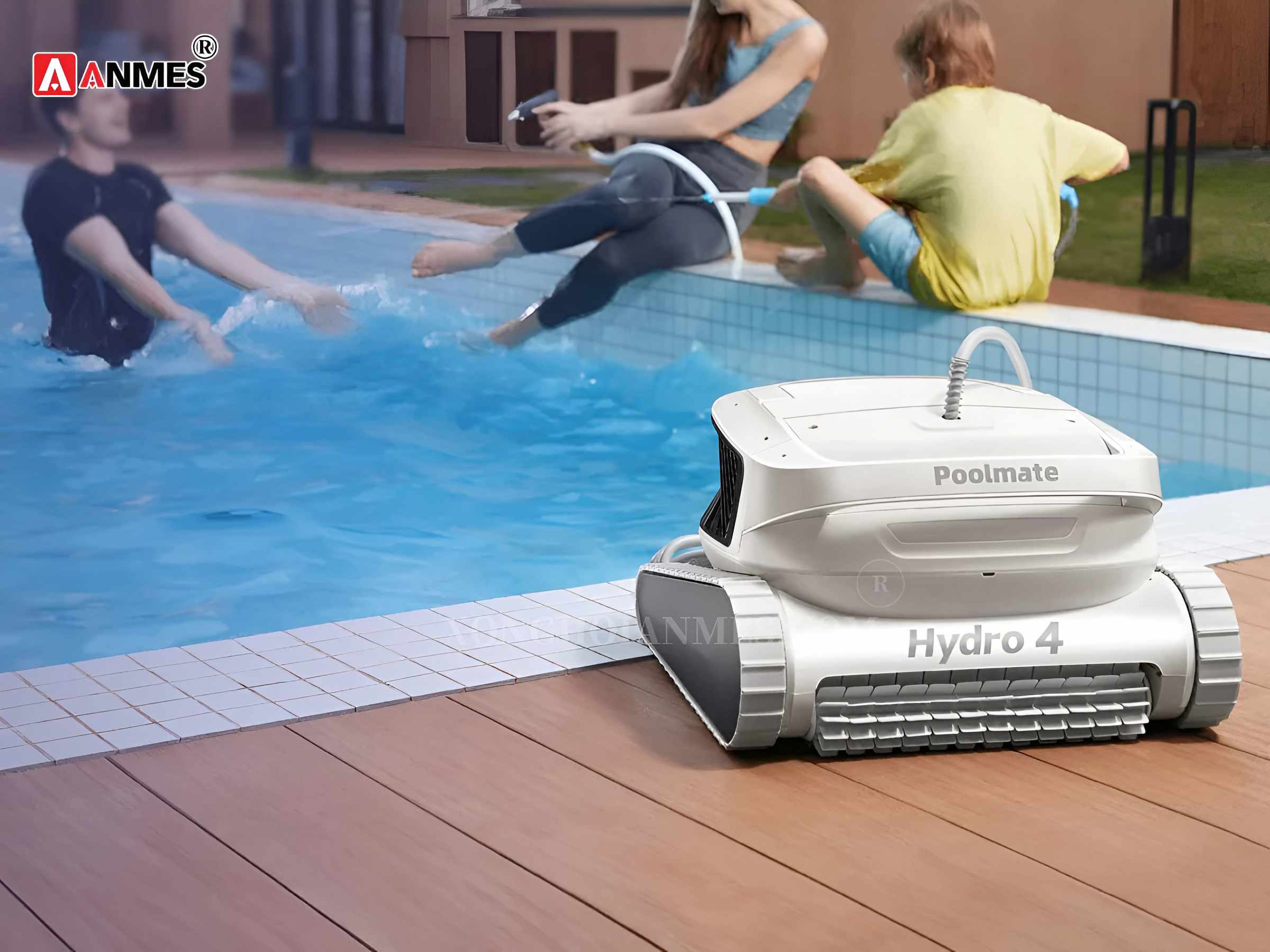 Đặc điểm nổi bật của robot vệ sinh bể bơi Poolmate Hydro 4 - B