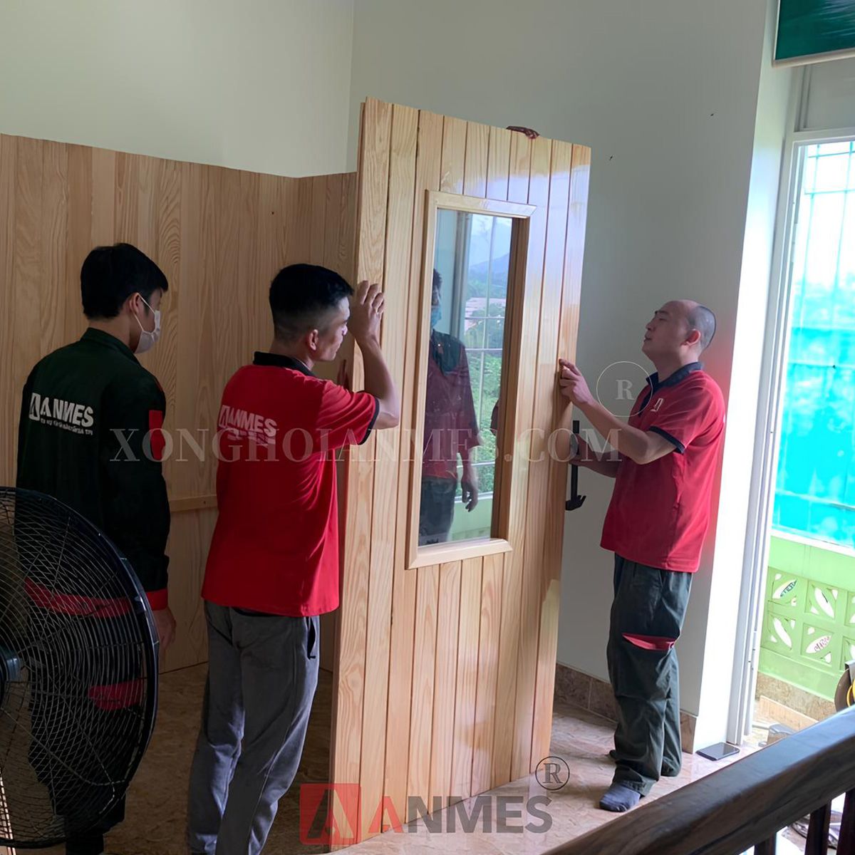 chất liệu gỗ thông lắp đặt phòng xông hơi khô tại nhà