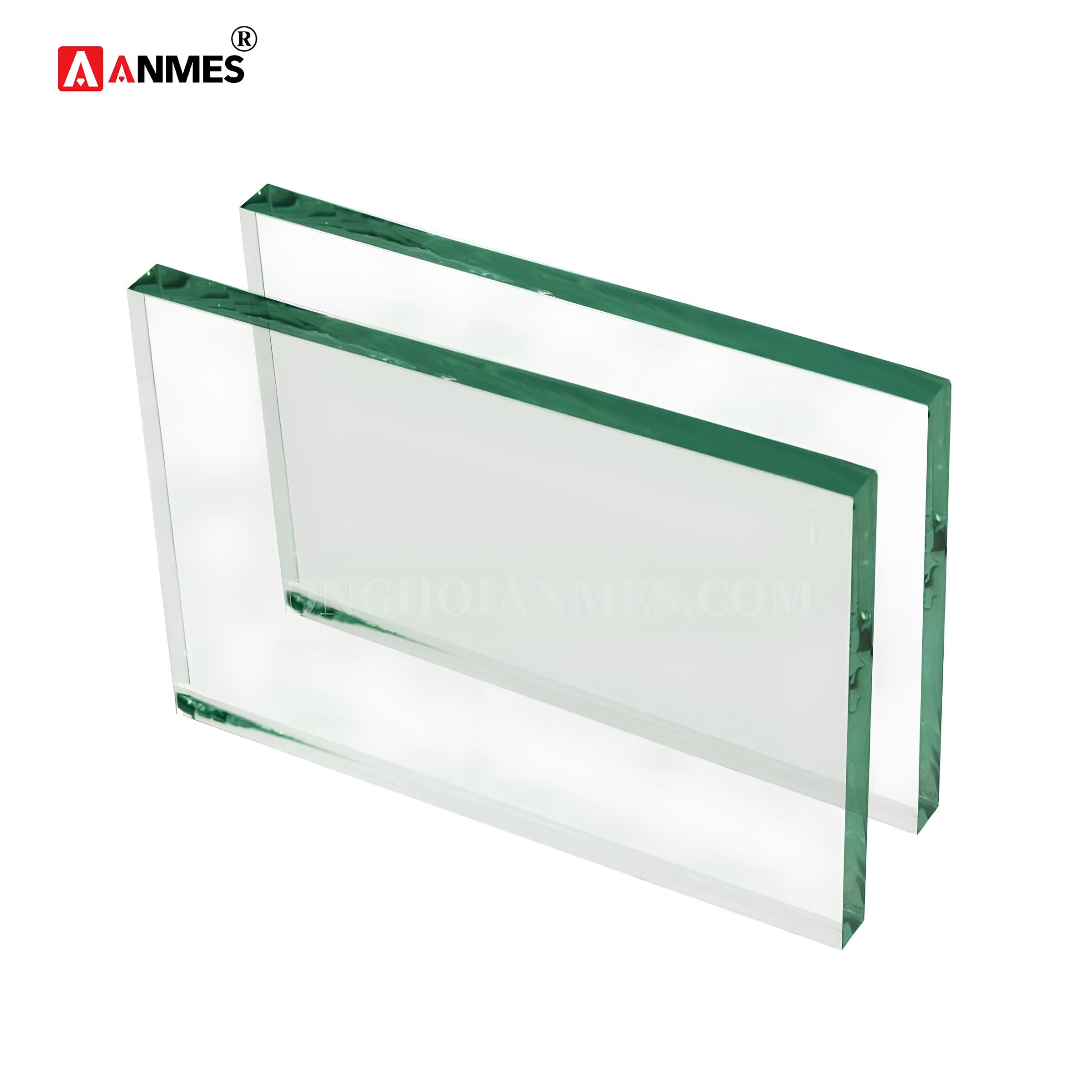 Tại sao phải dùng kính cường lực lắp đặt phòng xông ướt? 