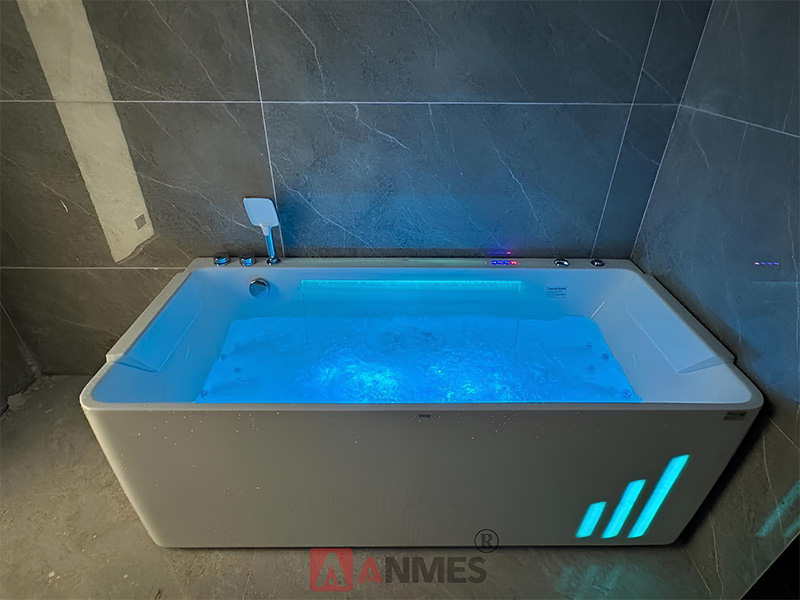 Tắm bồn massage có bị điện giật không?