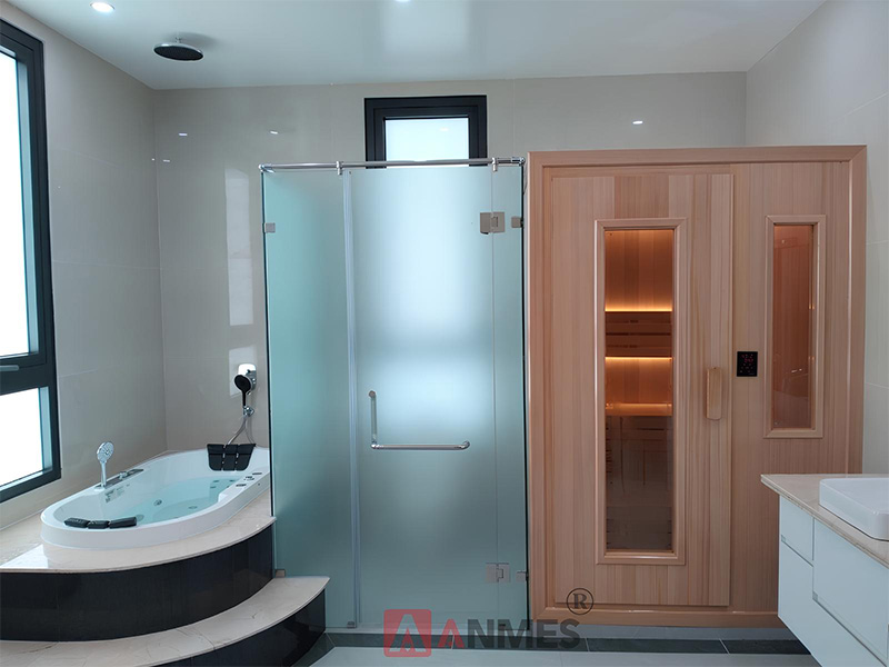 Xông khô hay xông ướt tốt hơn? Gia đình nên lắp đặt loại nào?