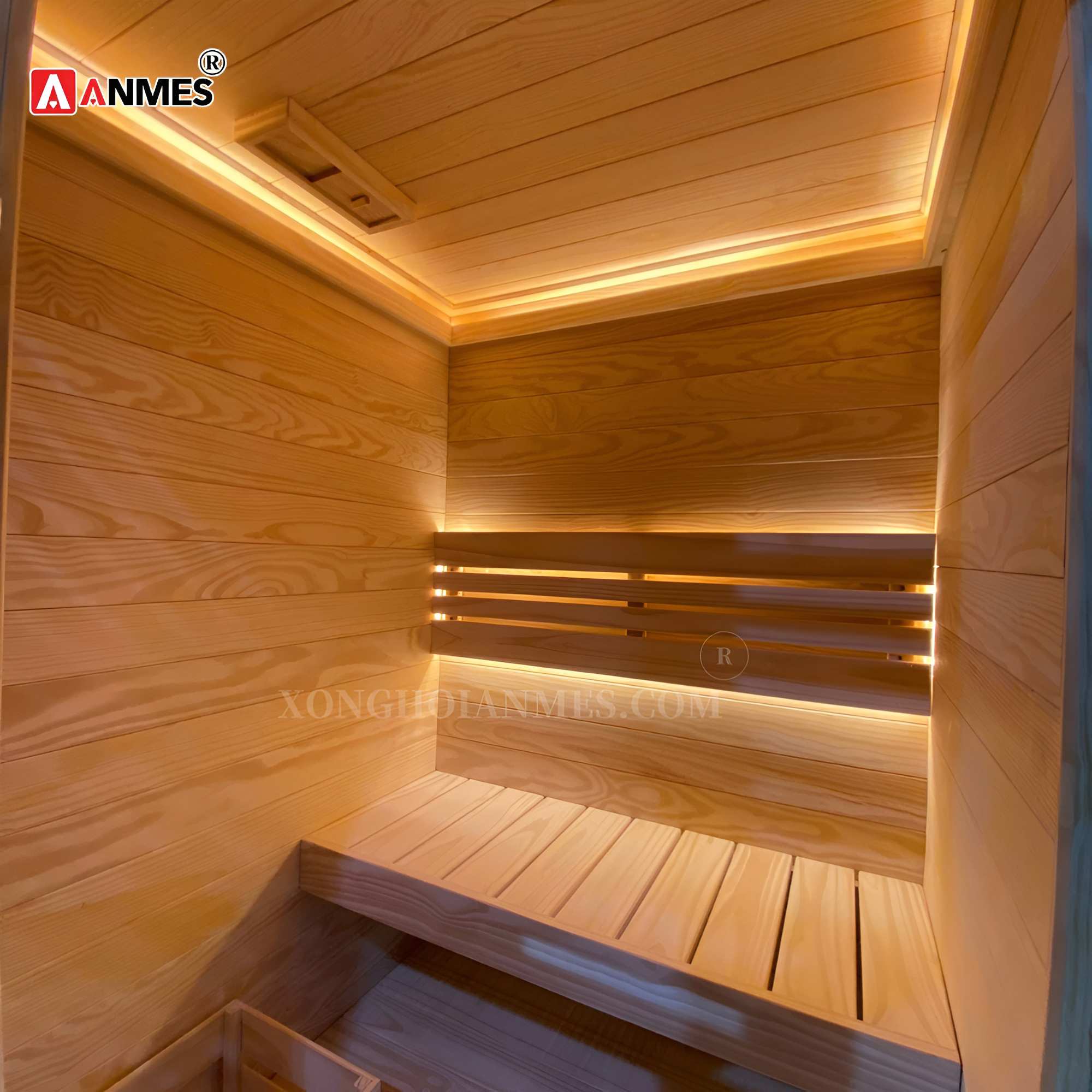 Gỗ thông vàng có màu vàng sáng, vân gỗ đẹp